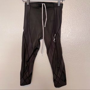 CW-X Women’s Running Capri Compression leggings